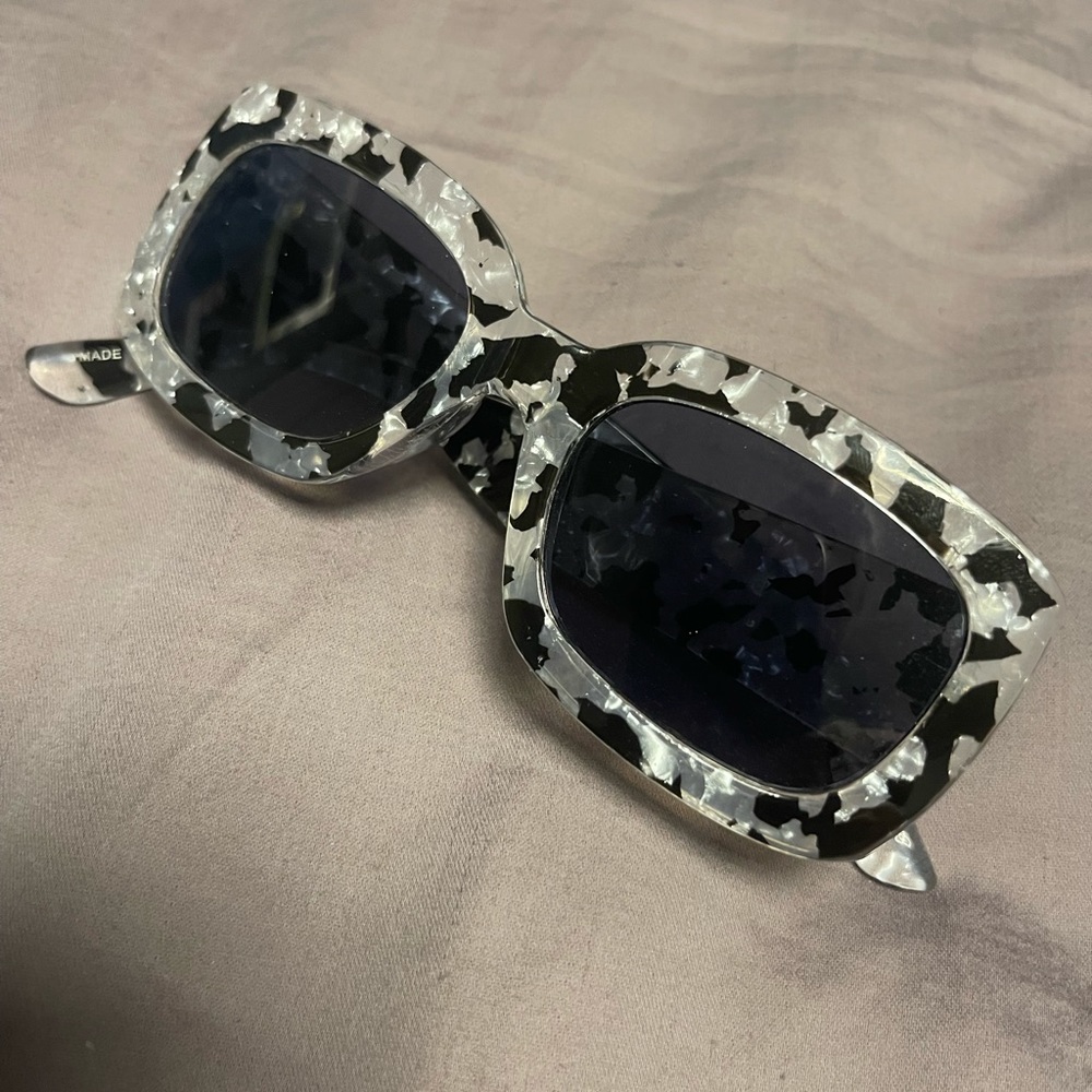 TRENDY SUNGLASSES
